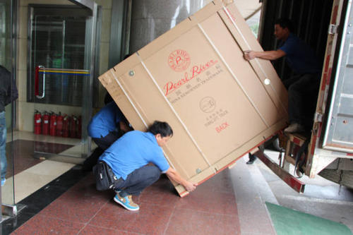 龙门钢琴贵重工艺品无忧运